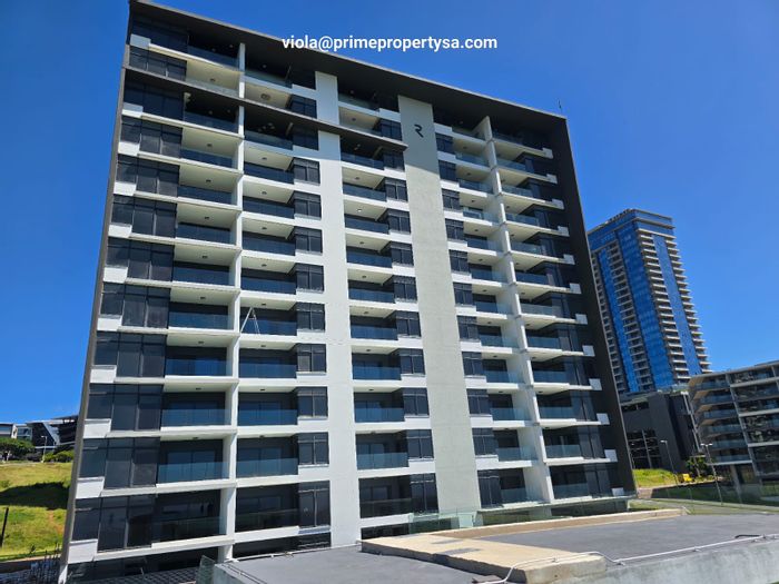 To Rent: Apartment in New Town Centre with pool, gym, and sea views.
