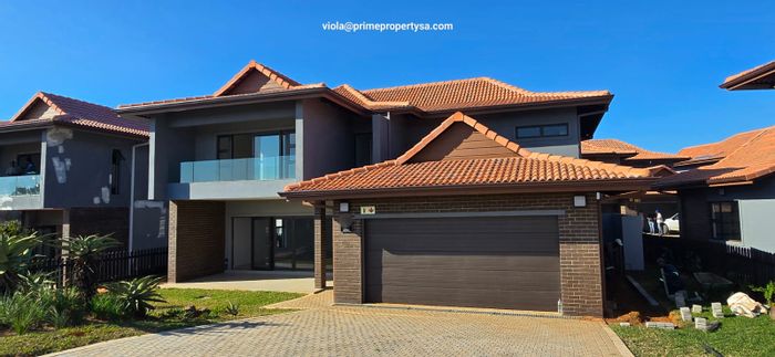 Izinga Ridge House To Rent: 3 beds, 4 baths, secure estate, double garage.