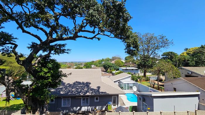 Park Hill Apartment For Sale: 2 beds, pool, secure entry, move-in ready.