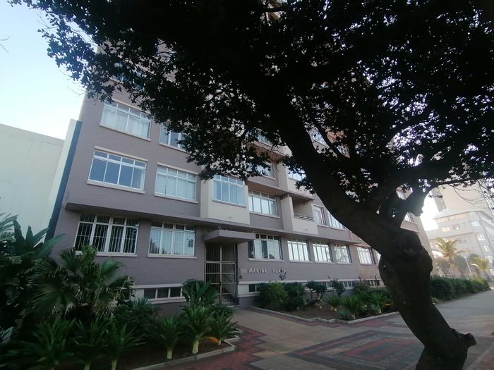 North Beach Apartment To Rent: Bachelor unit, secure building, near beach and amenities.