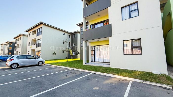 To Rent: Apartment in Ballito Central - Pet-friendly, secure living, ideal for professionals.