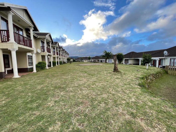 Two-bedroom apartment with secure parking and complex amenities in Mariannhill Park, To Rent.