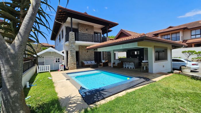 Izinga Estate House For Sale: 4 beds, pool, entertainment area, 6 parking spaces.