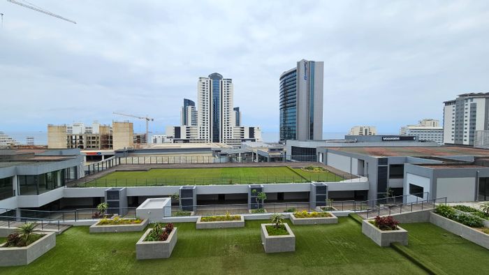 3-Bedroom Apartment To Rent in Umhlanga Central with 24/7 security and balcony.