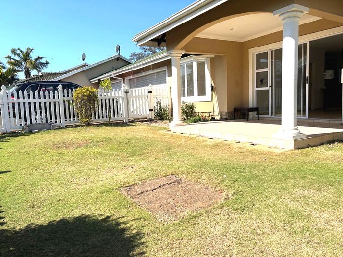 House for Sale in Mount Edgecombe Central: 3 beds, secure complex, private garden.