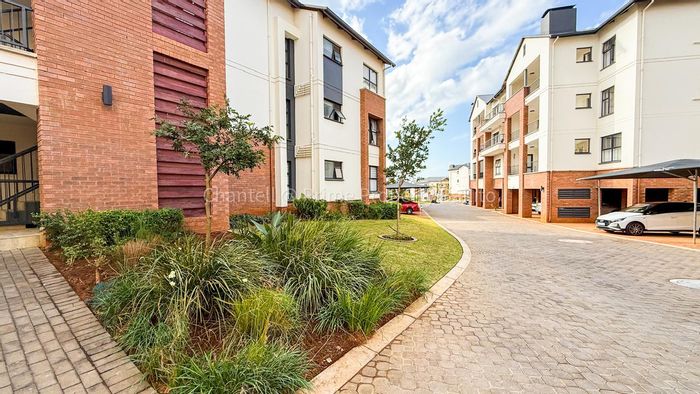 For Sale: 3-Bedroom Apartment in Ballito Central with gym, pool, and security.