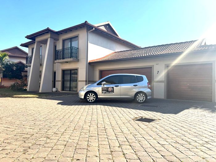 Izinga House For Sale: 4 Bedrooms, entertainment area, triple garage, secure estate.