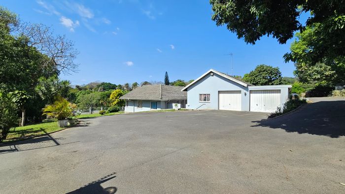 Spacious Dawncliffe house with pool, study, large yard, and security features. For Sale.