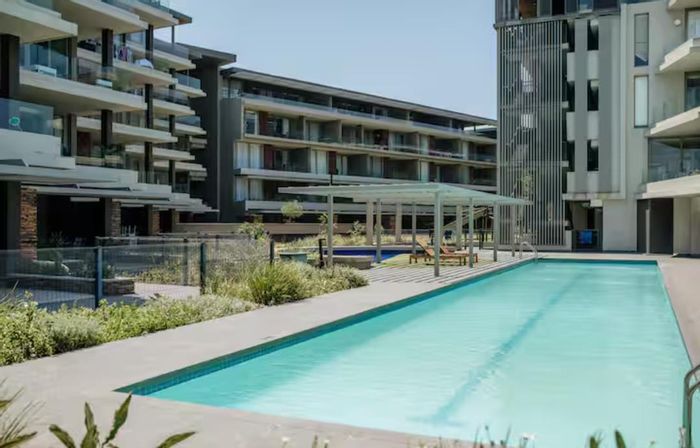 Sibaya Precinct Apartment For Sale: 2 beds, secure parking, ocean views, fibre-ready.
