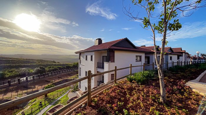 Izinga Estate Apartment To Rent: 2 beds, en-suites, secure living, top-floor views.