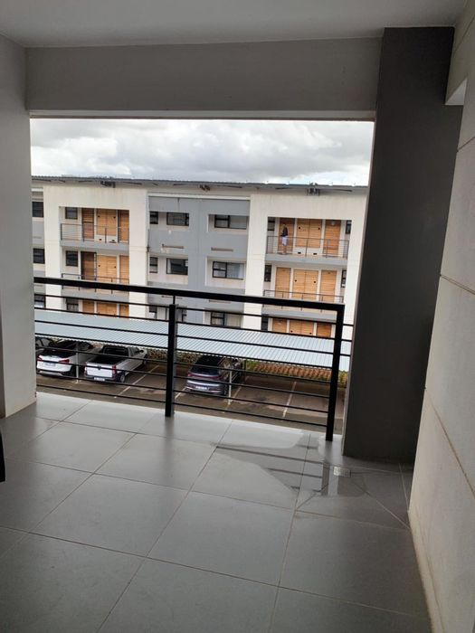2 Bed, 1 Bath Apartment in Athlone Park For Sale – Secure complex, close to amenities.