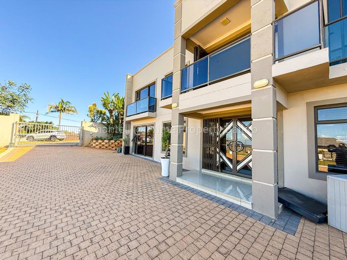 For Sale: House in New Salt Rock City with ocean views, 5 en-suite bedrooms.