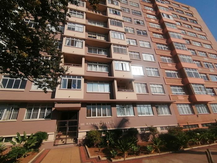 North Beach Apartment To Rent: Open plan living, balcony, 24HR security, close to beach.