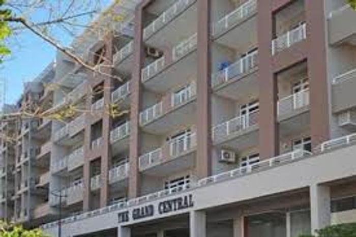 2-Bedroom Apartment To Rent in Umhlanga Ridge, near Gateway, with security and parking.