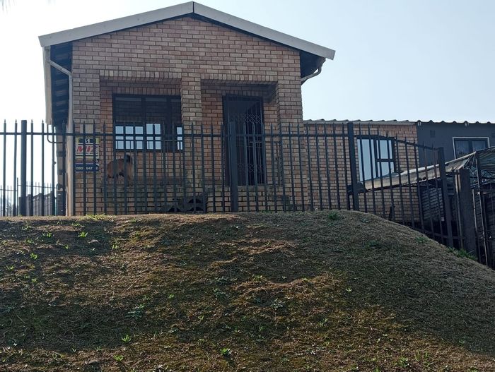 Bombay Heights House For Sale: 3 Bedrooms, backyard, close to amenities.