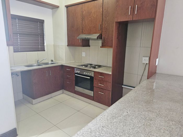 For Sale: Aldrovande Palace Apartment in New Town Centre, 2 beds, pool, secure parking.