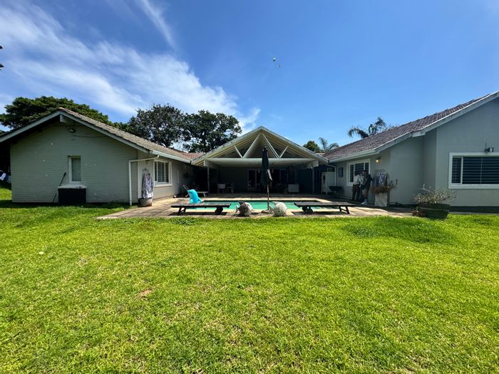 Spacious 3-bed house with pool, garden cottage, and ample parking in Mount Edgecombe Central. For Sale.