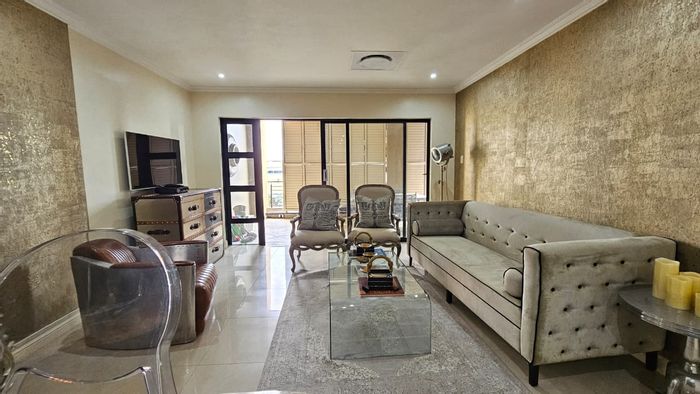 Umhlanga Ridge Apartment To Rent: 2 beds, balcony, secure complex, near Gateway Mall.