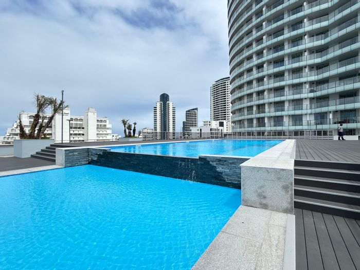 Umhlanga Central Apartment To Rent: 2 beds, 2 baths, beach access, secure parking.