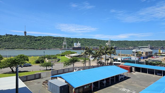 Furnished 2-bedroom apartment in Point Waterfront with balcony and parking, To Rent.