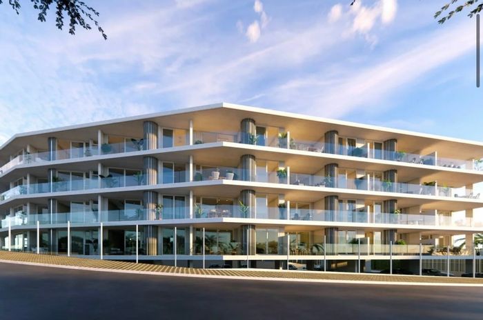 Beachfront apartment for sale in Ballito Central, 2 bedrooms, great rental potential.