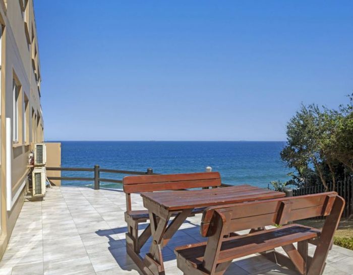 To Rent: Beachfront Apartment in Newsel Beach, 2 Beds, 2 Baths, Parking.