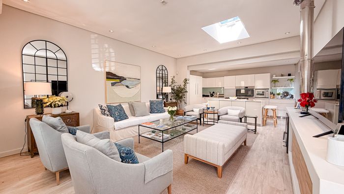 Green Point House To Rent: 2 beds, WiFi, cleaning service, private patio, study.