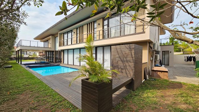 Izinga Park House To Rent: 5 beds, pool, garden, top security, spacious living.