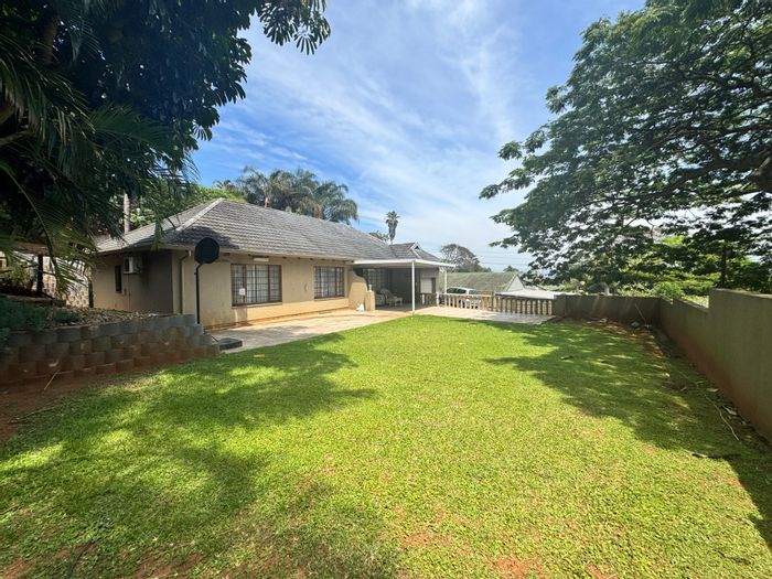 Glen Anil House For Sale: 3 Bedrooms, Pool, Entertainment Area, Ample Parking.