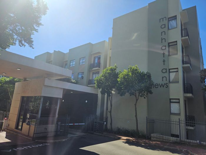 New Town Centre Apartment To Rent: 2 Bedrooms, Pool, Balcony, Secure Parking.