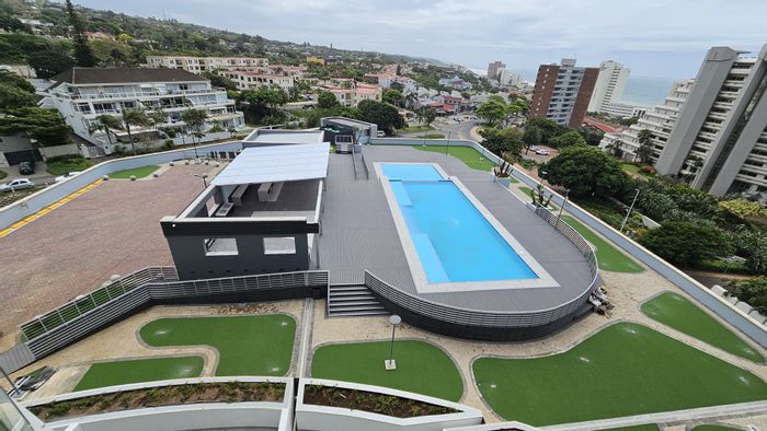Umhlanga Central Apartment To Rent: 2 beds, pool access, near beach and mall.