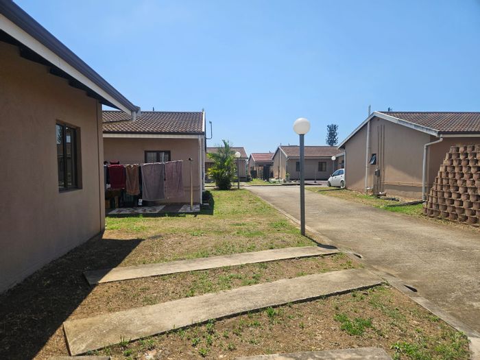 Brookdale Apartment For Sale: 2 bedrooms, garden space, parking, 24-hour security.