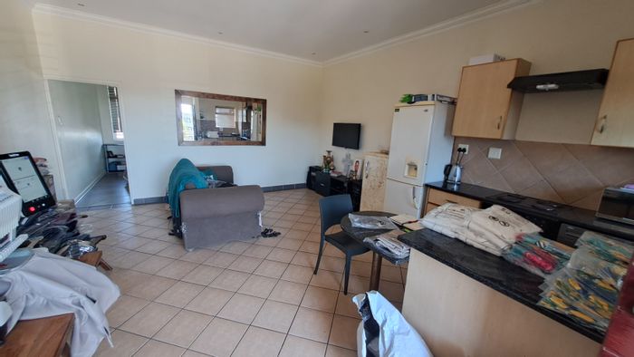Spacious 1-bedroom apartment in Umhlanga Ridge, close to amenities, available to rent.