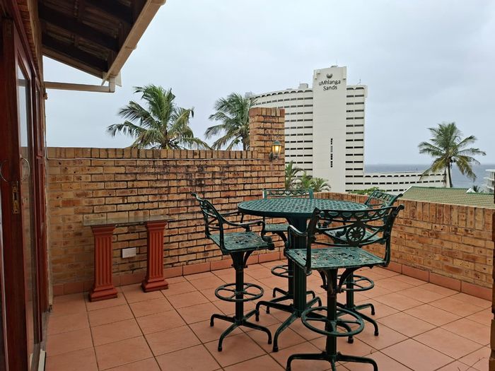 To Rent: 2-Bedroom Apartment in Umhlanga Central with Sea Views and Double Garage.