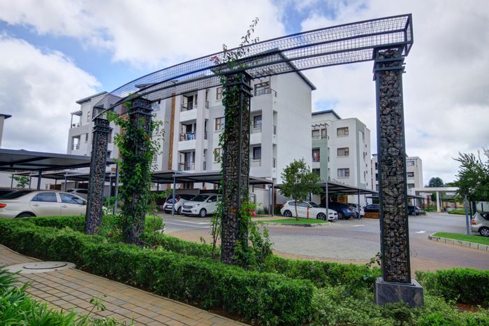 2 Bed Apartment To Rent in Ferndale with pool, tennis court, and security.