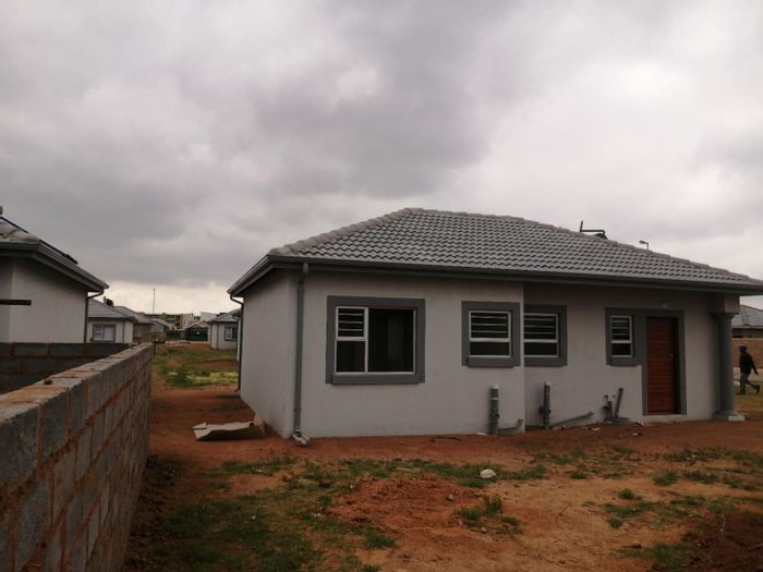 For Sale: House in Salfin with 3 beds, 2 baths, and off-plan options.