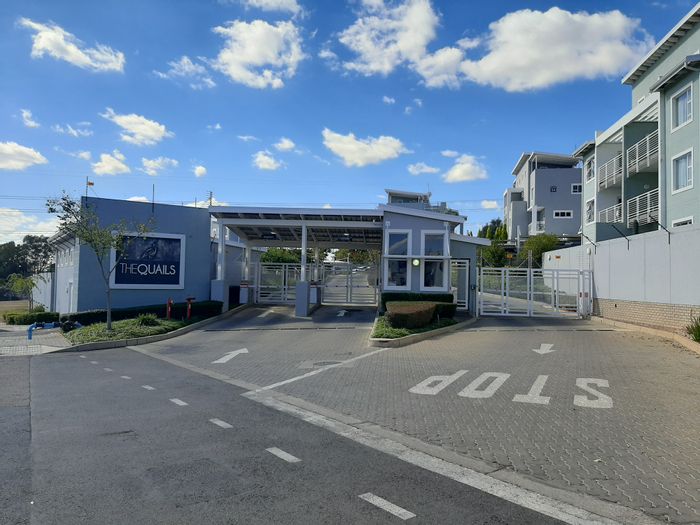 2 Bedroom Apartment To Rent in Paulshof with pool, clubhouse, and 24hr security.