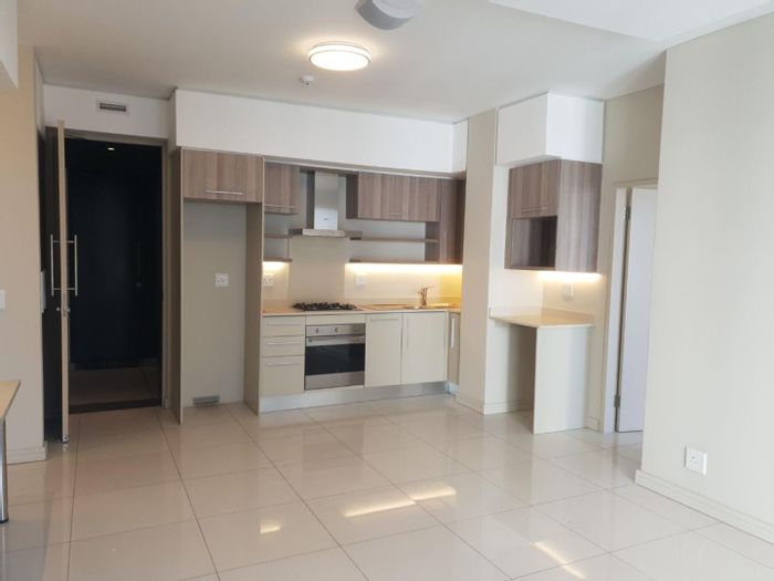 Rosebank Apartment To Rent: 2 beds, 2.5 baths, balcony, 24-hour security.