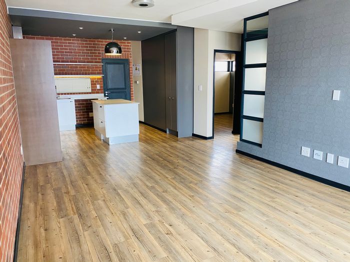 Rosebank Apartment To Rent: 2 beds, pet-friendly, secure, near amenities and transport.
