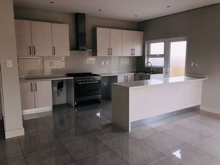 To Rent: 3-Bedroom Townhouse in Glen Austin AH with private garden and double garage.