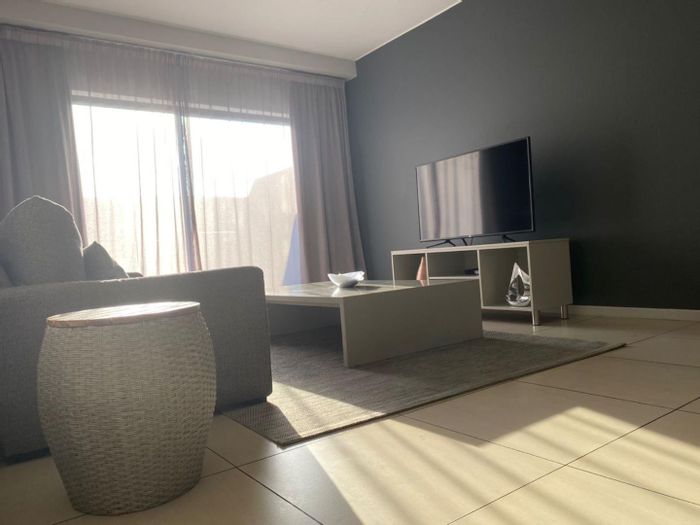 2 Bed, 2 Bath Apartment in Rivonia with Pool, Parking, and Security. To Rent.