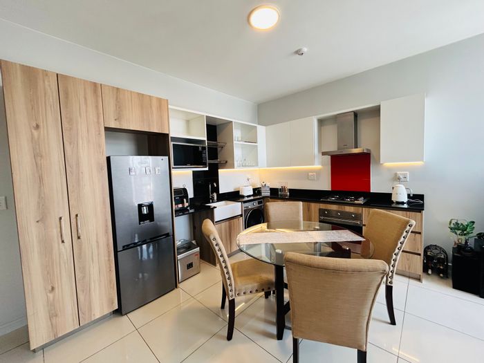 Rosebank Apartment For Sale: 2 beds, 2 baths, great views, pet-friendly, secure living.