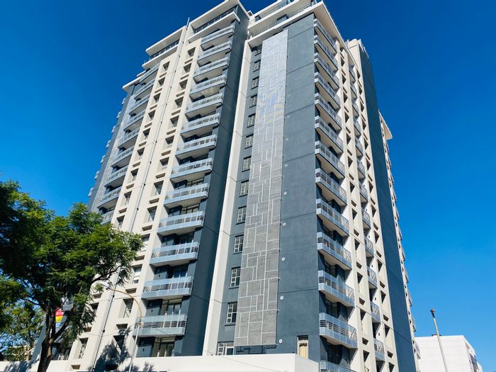 Rosebank Apartment For Sale: Prime location, high-speed WiFi, pet-friendly, and concierge.