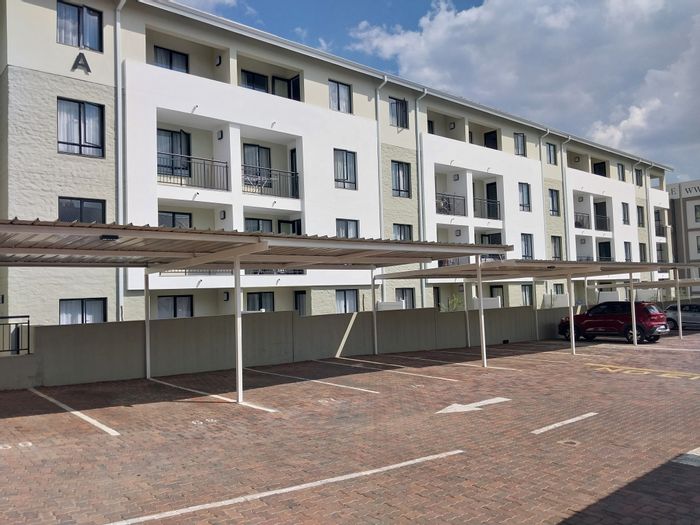 Rivonia Apartment To Rent: 2 Bedrooms, WiFi, Pool, Security, Close to Amenities.