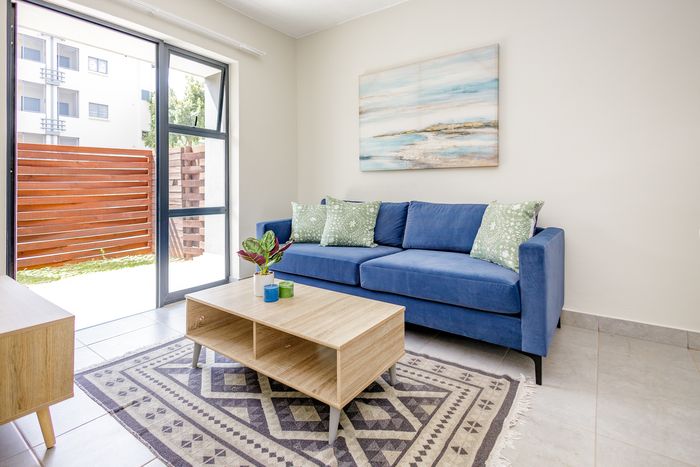 2 Bed Apartment in Ferndale For Sale: Secure complex, backup power, high-speed WiFi.