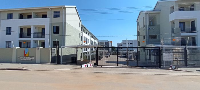 2-Bedroom Apartment To Rent in Rivonia with Balcony, Parking, and WiFi.