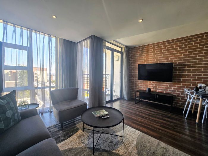 Rosebank Apartment For Sale: 1 bed, secure parking, near mall and transport.