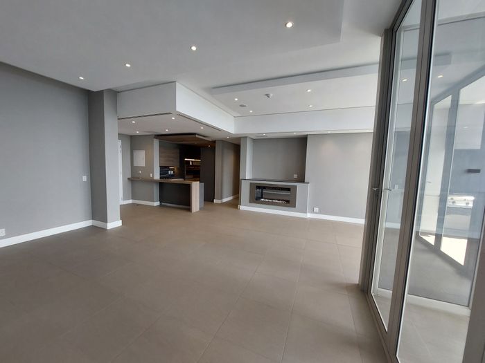 Rosebank Apartment To Rent: 3 en-suite bedrooms, gas fireplace, backup power, parking.