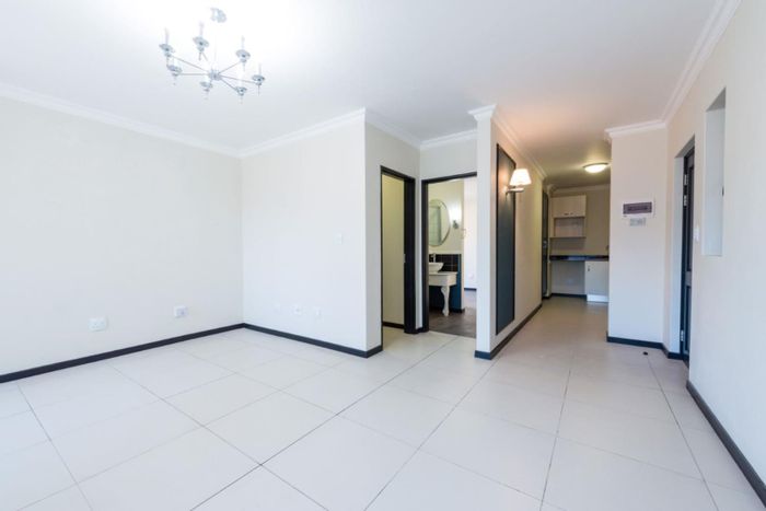 Rivonia Apartment For Sale: 2 beds, pool, clubhouse, underground parking, immediate occupation.