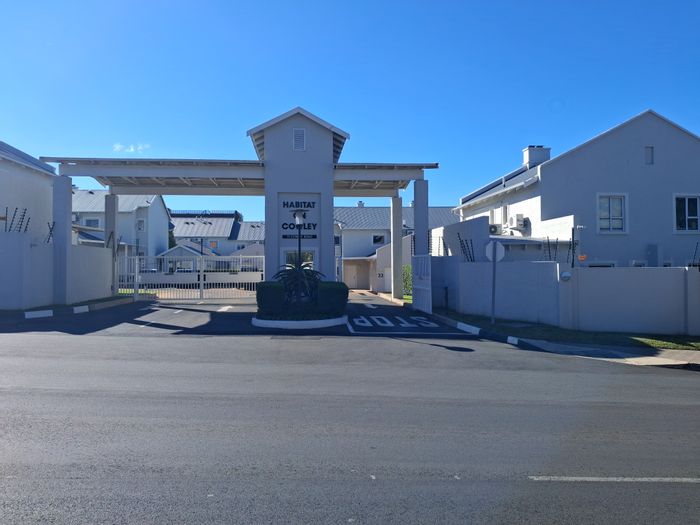 Petervale Townhouse To Rent: 3 beds, pool, security, pet-friendly, near schools.